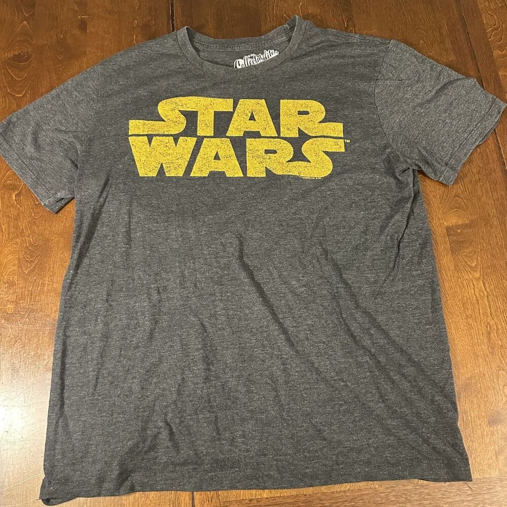 Star Wars T Shirt Mens Med Gray Graphic Shirt Cotton Old Navy Collectibilitees